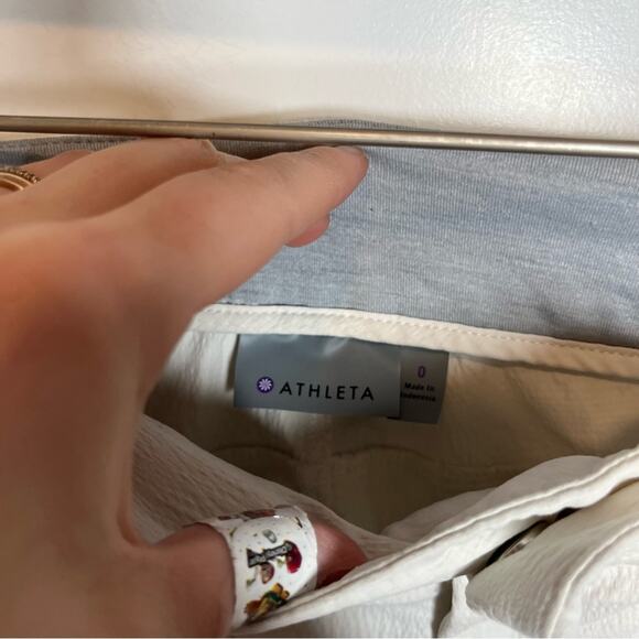 Athleta Trekkie White Textured Cargo Pocket Shorts Size 0 - Picture 5 of 6